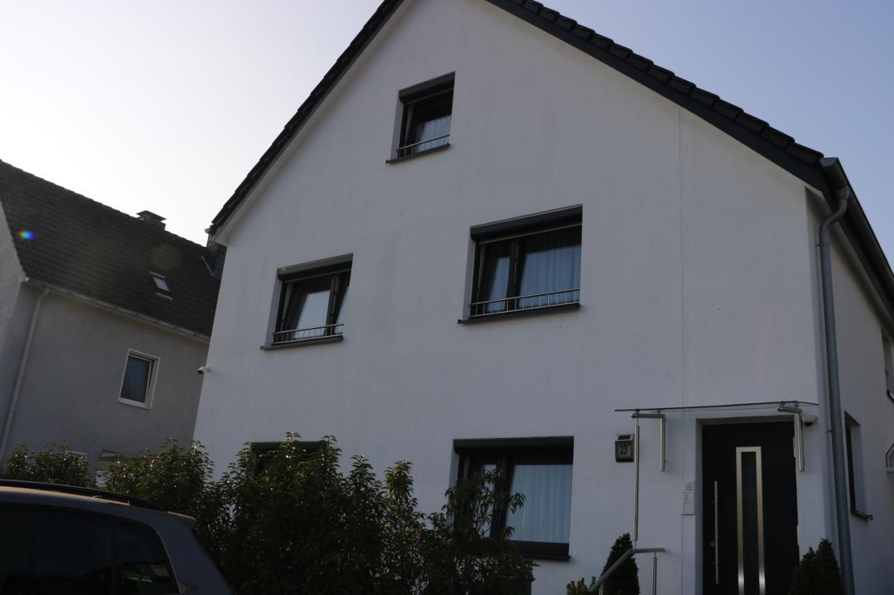 Rooms In Duesseldorf Near The Airport/Fair Exteriör bild