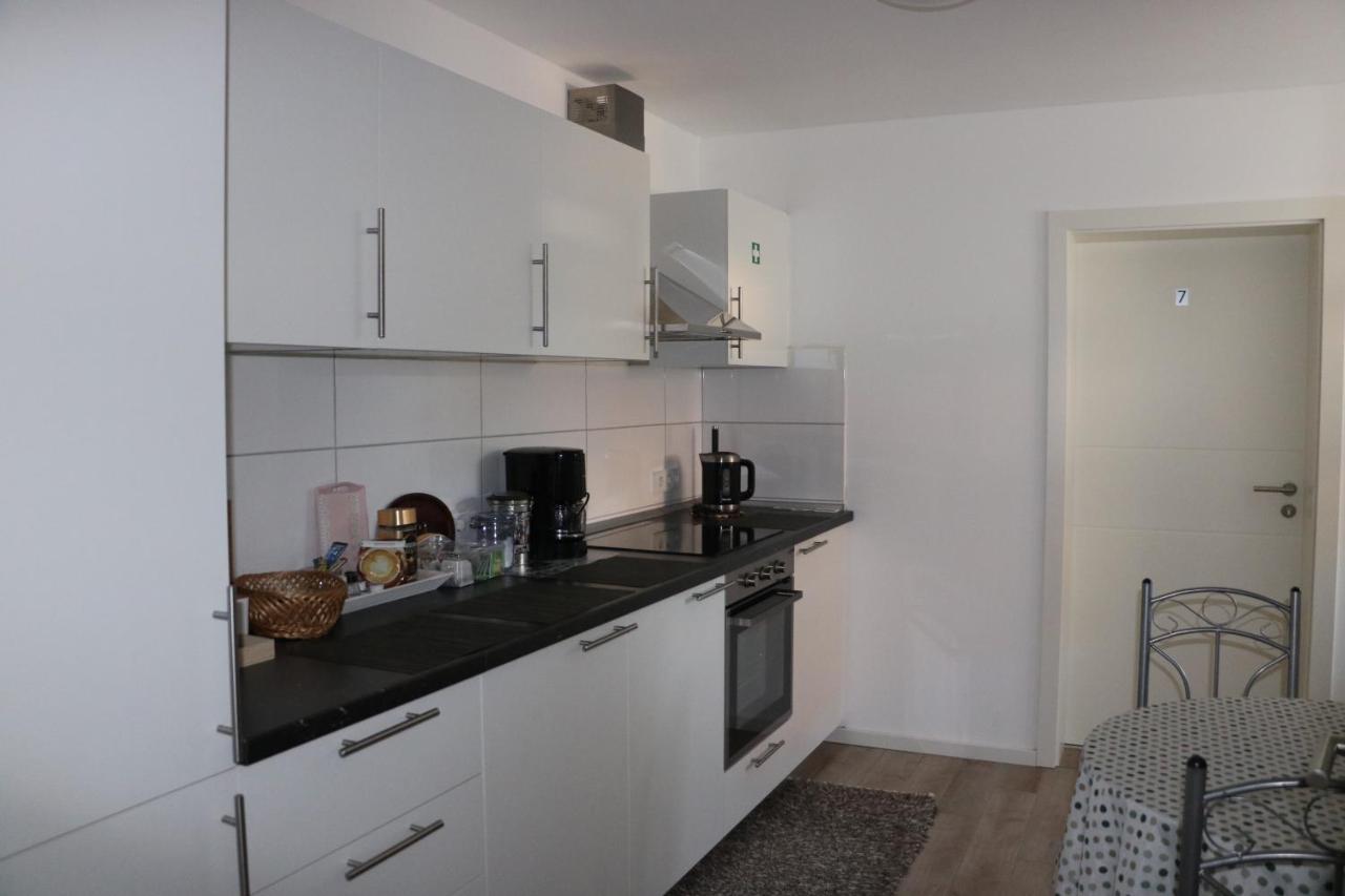 Rooms In Duesseldorf Near The Airport/Fair Exteriör bild